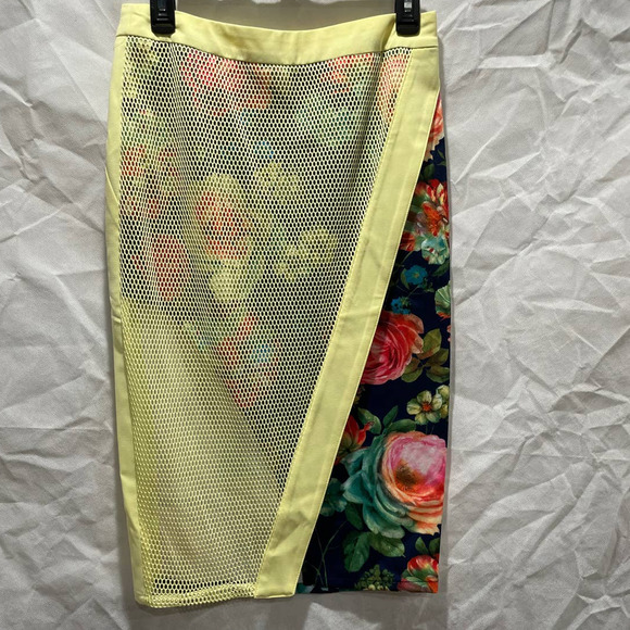 NWT- VOS PENCIL SKIRT WITH MESH OVERLAY - Picture 1 of 7